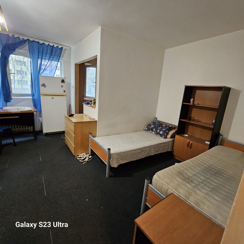 Titan, metrou 1 Decembrie 1918,