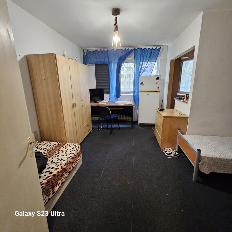 Titan, metrou 1 Decembrie 1918,